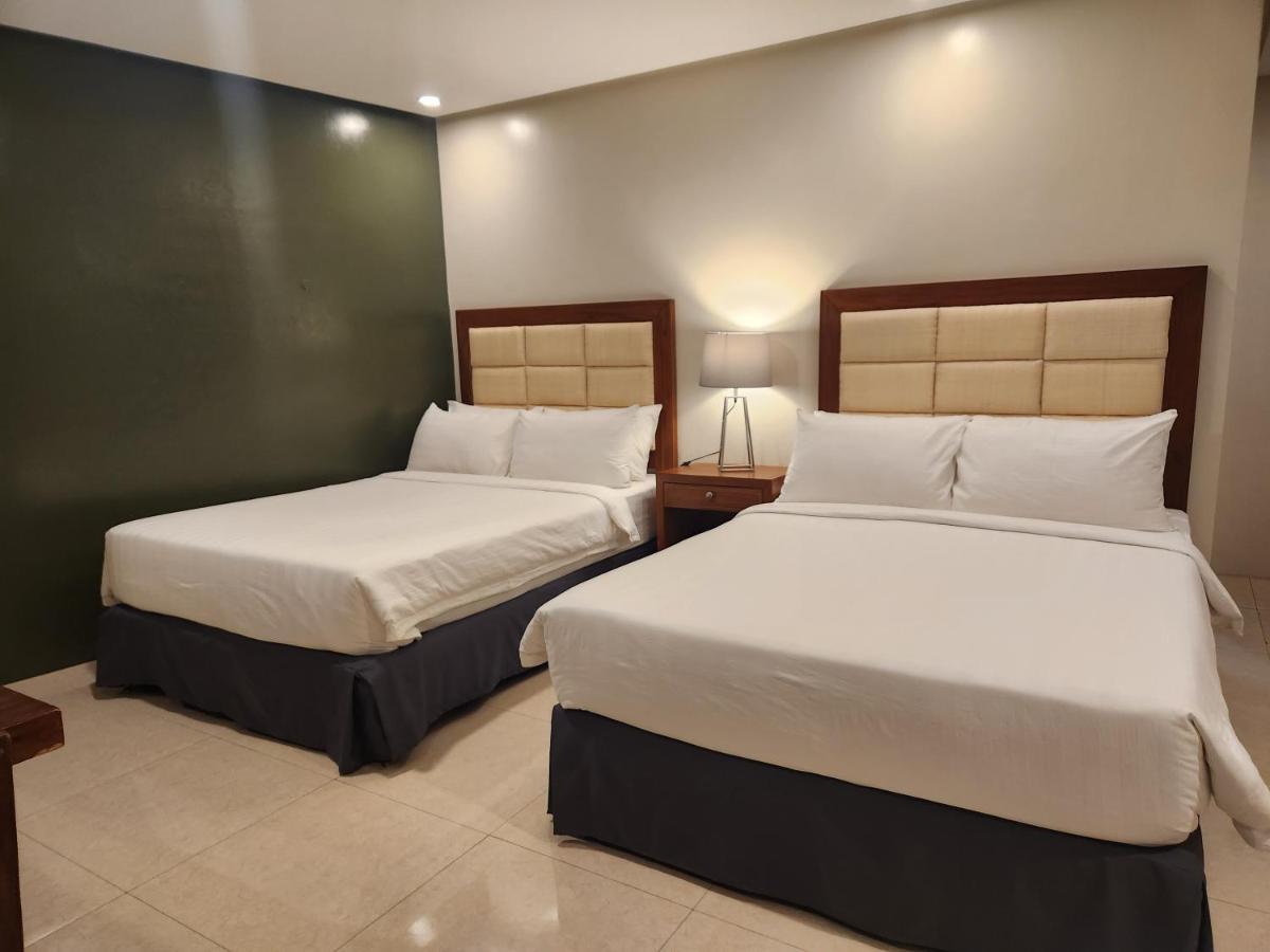 Hotel Herencia 625 Daraga  エクステリア 写真