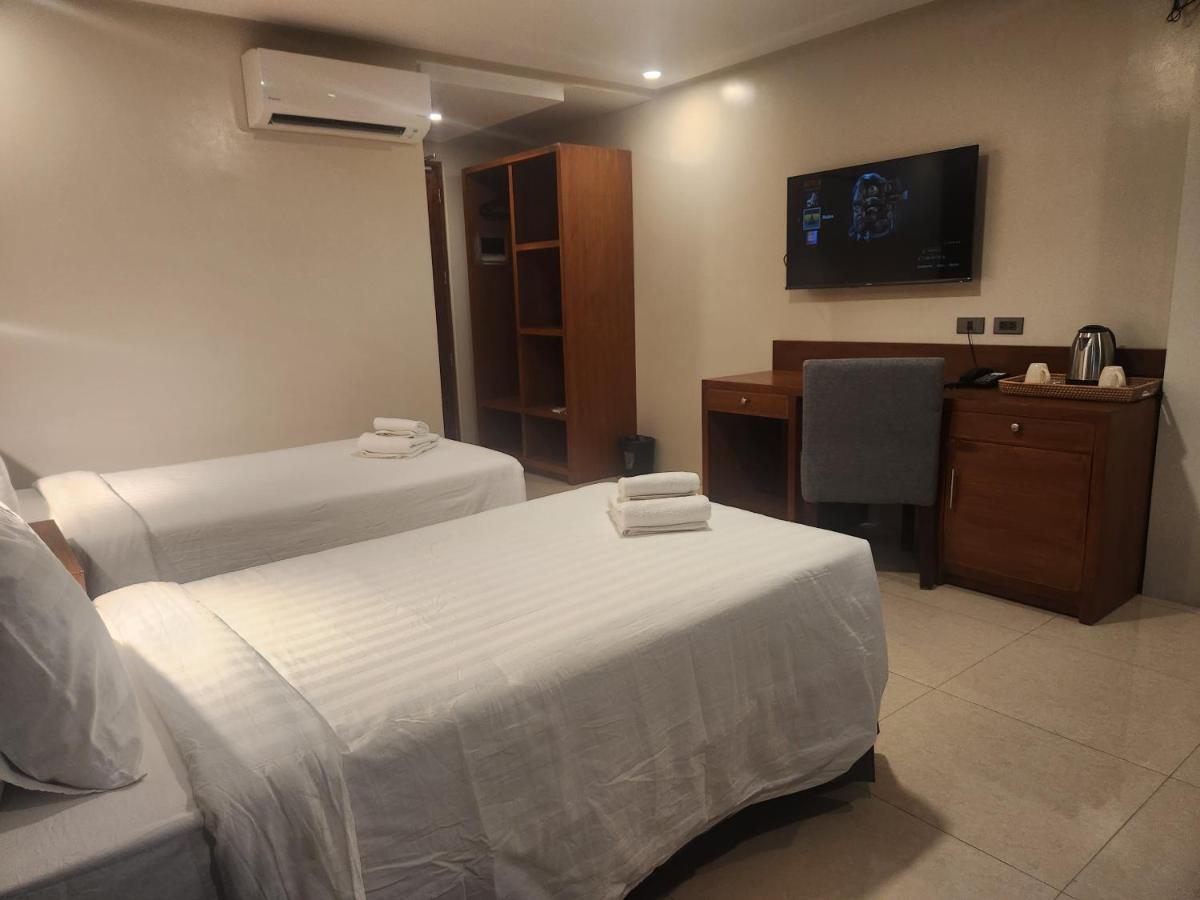Hotel Herencia 625 Daraga  エクステリア 写真
