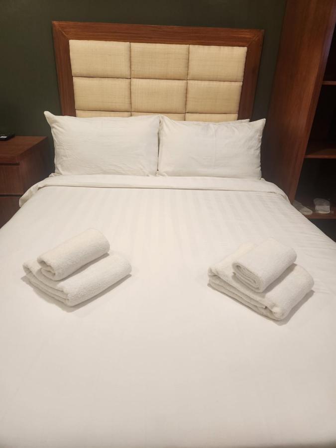 Hotel Herencia 625 Daraga  エクステリア 写真