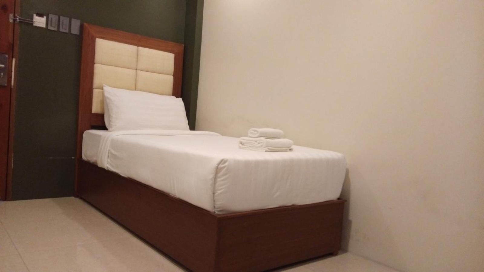 Hotel Herencia 625 Daraga  エクステリア 写真