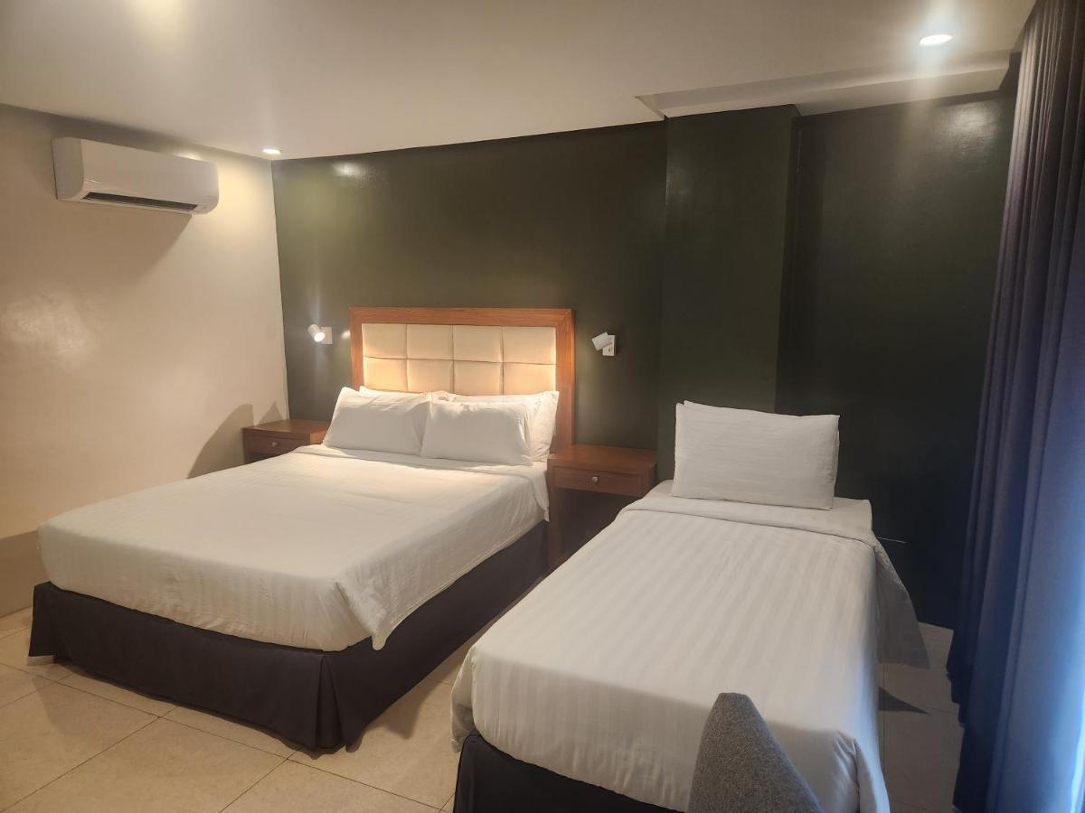 Hotel Herencia 625 Daraga  エクステリア 写真