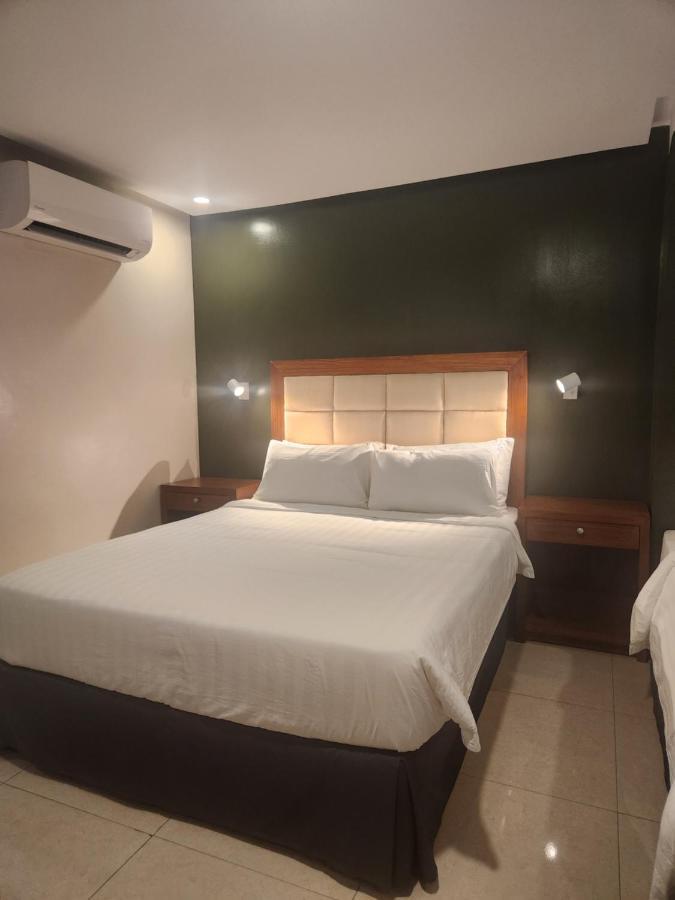 Hotel Herencia 625 Daraga  エクステリア 写真