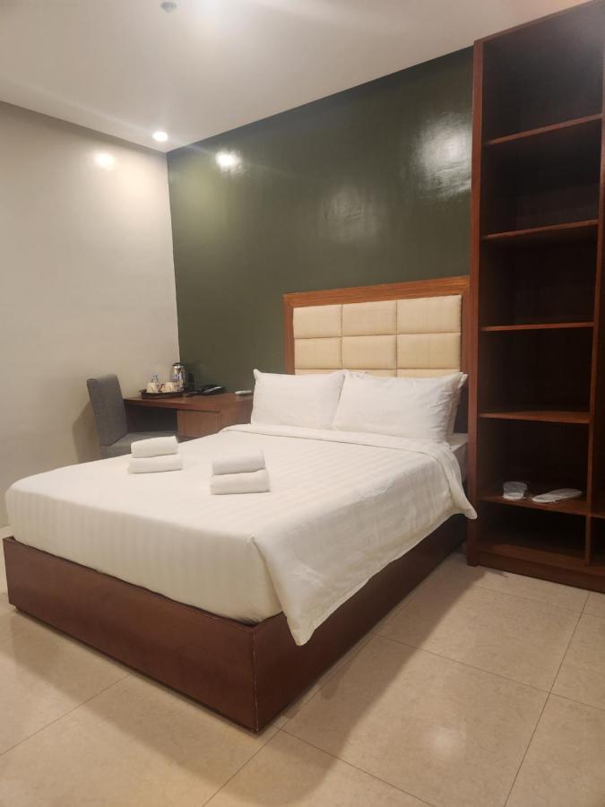 Hotel Herencia 625 Daraga  エクステリア 写真