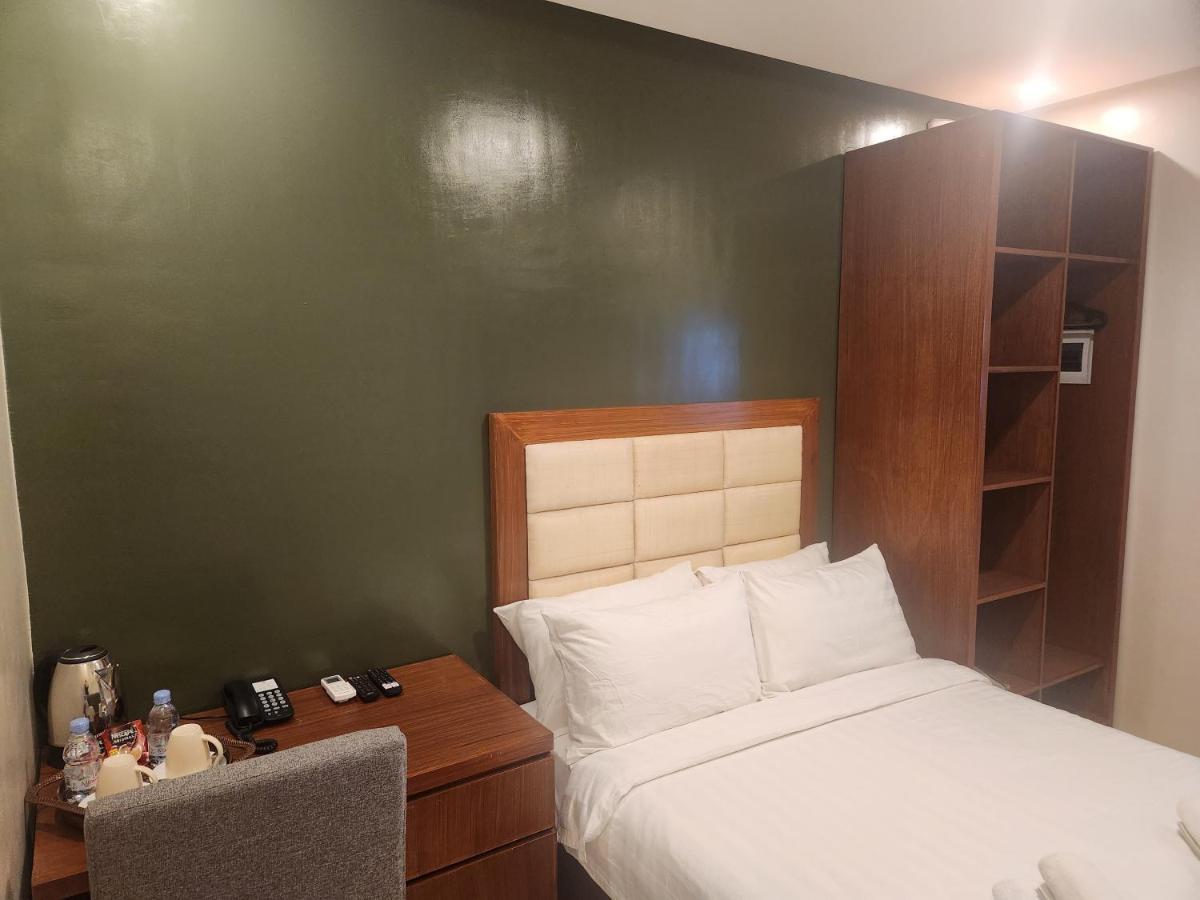 Hotel Herencia 625 Daraga  エクステリア 写真