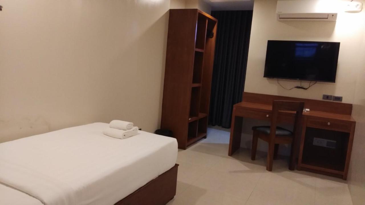 Hotel Herencia 625 Daraga  エクステリア 写真
