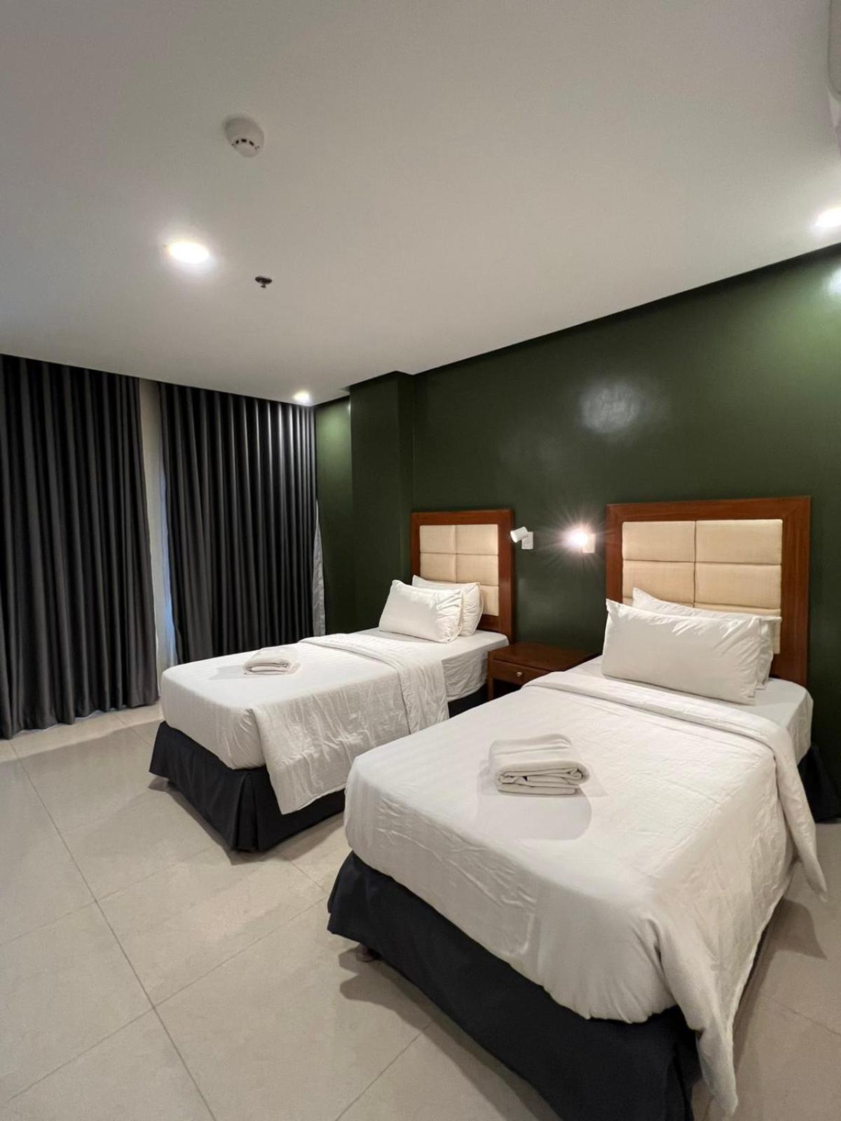 Hotel Herencia 625 Daraga  エクステリア 写真