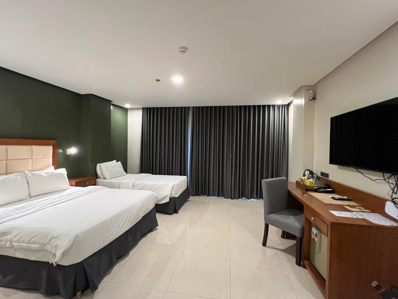 Hotel Herencia 625 Daraga  エクステリア 写真